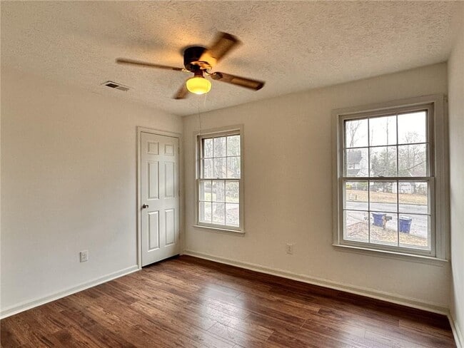 Building Photo - 1202 Grayland Dr