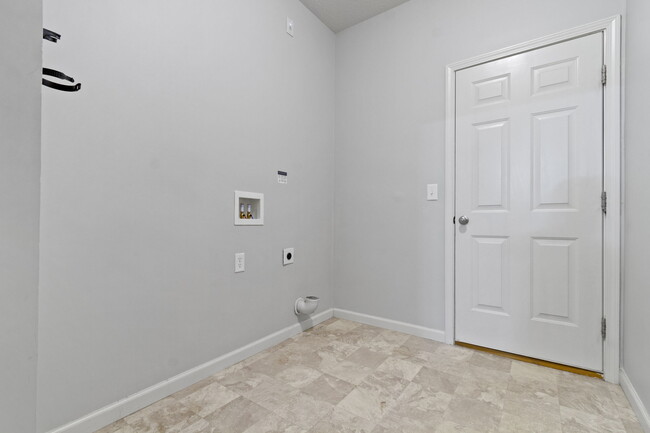 Building Photo - 12075 Scoria Dr