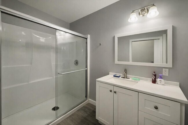 Building Photo - 2366 Virginia St