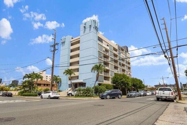 Building Photo - 754 Ekela Ave