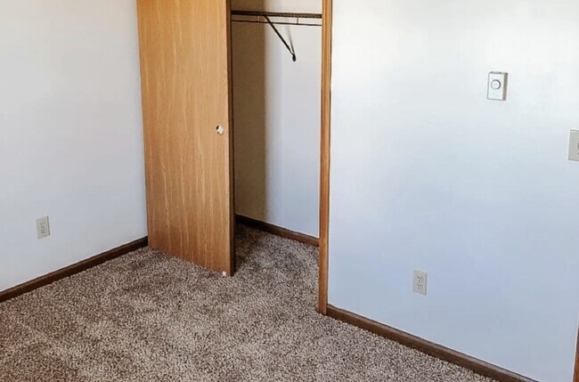 Building Photo - 400 Cadillac St