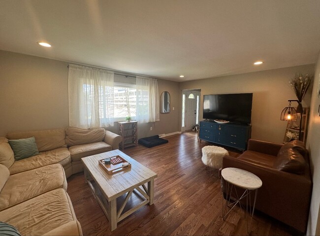 Building Photo - Spacious Single-Family Rental Home in Convenient Cincinnati Location