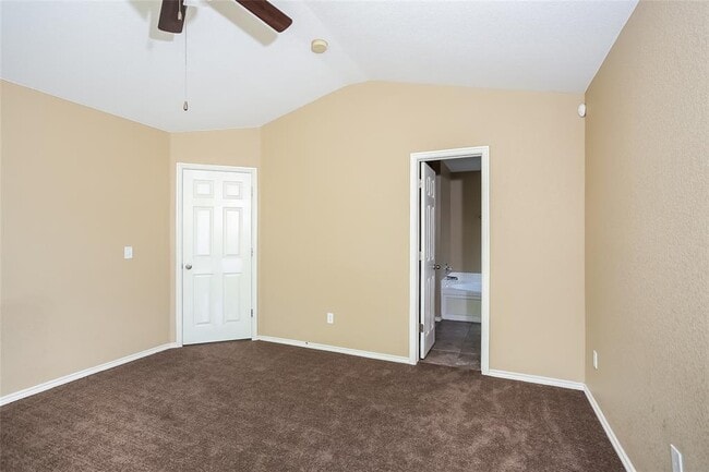 Building Photo - 10633 NW 34th Ter