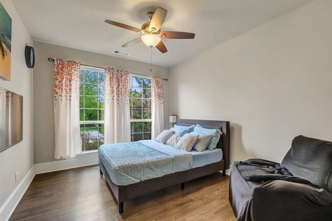 Building Photo - 2610 Orleans Way