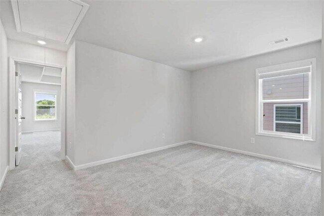 Building Photo - 3320 Westgate Park Dr