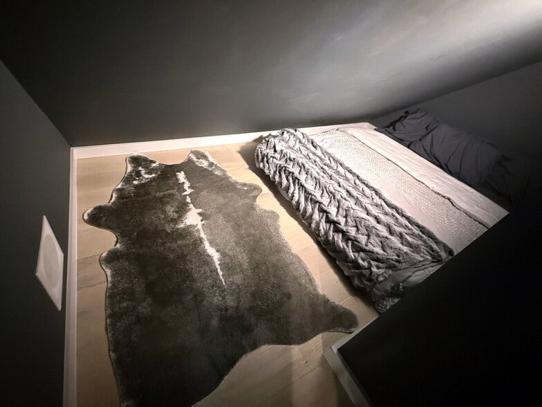 Building Photo - 1818 W 39th St