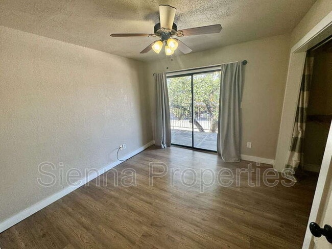 Building Photo - 1202 Thorpe Ln