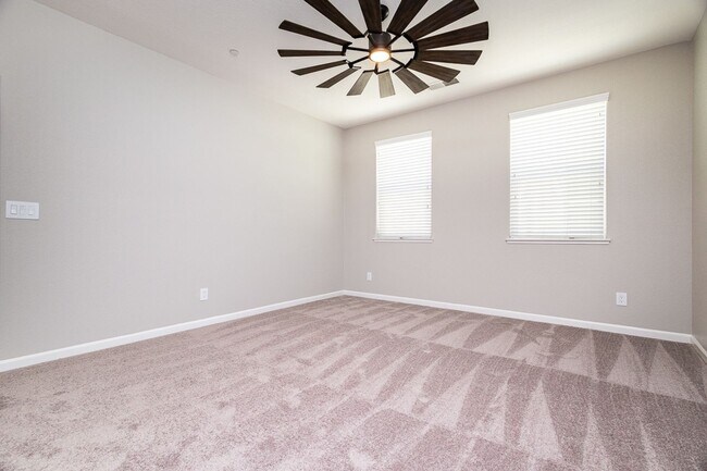 Building Photo - 9733 Tribeca Dr