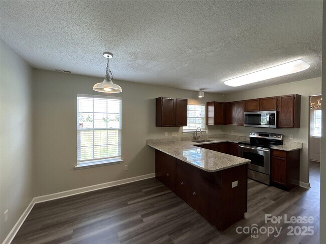 Building Photo - 3006 Longspur Dr