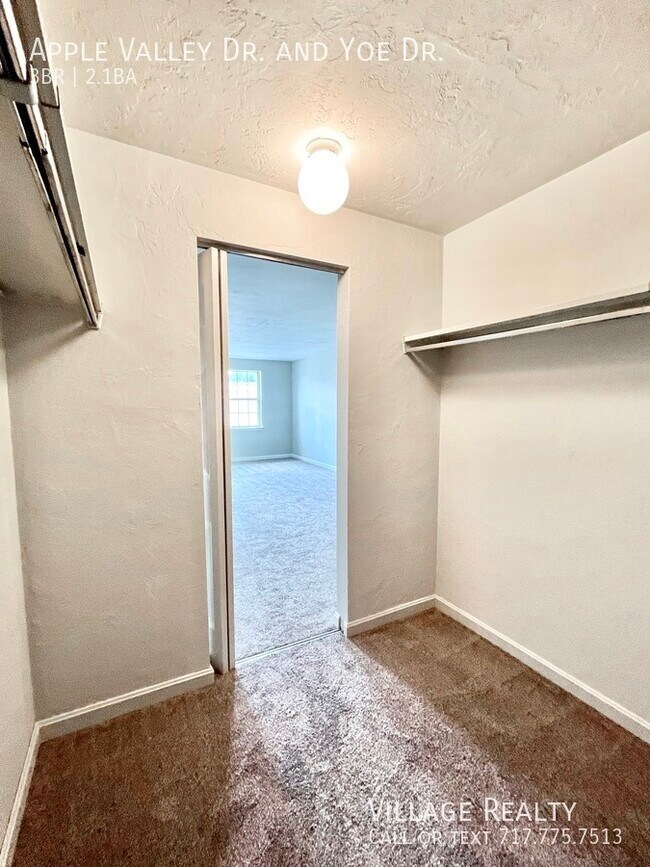 Building Photo - 914 Apple Valley Dr