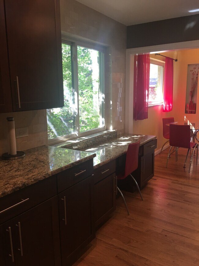 Building Photo - COMING SOON - Great Location - Close to Sw...