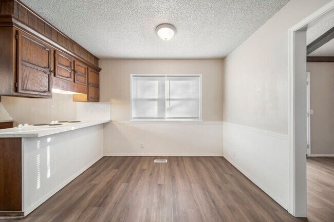 Building Photo - 2823 S 138th E Ave