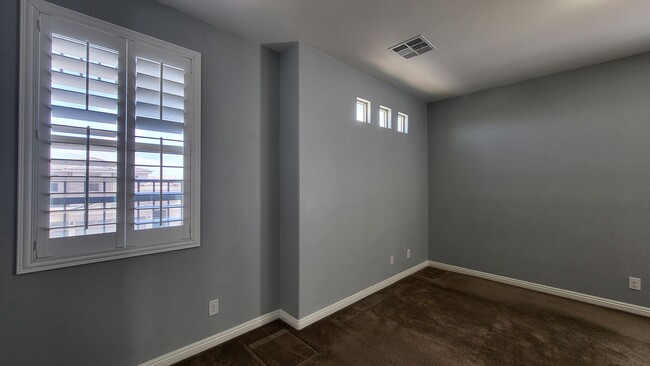 Building Photo - 5 bedroom, 4 bathroom home with a Casita