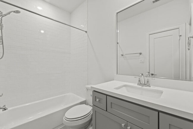 Building Photo - Modern Three-Story Home in Timbergrove Yards