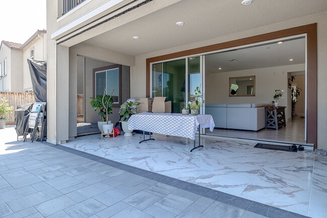 Building Photo - 1381 Porpor Ct