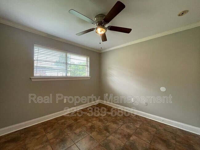 Building Photo - 275 W Chalfont Dr