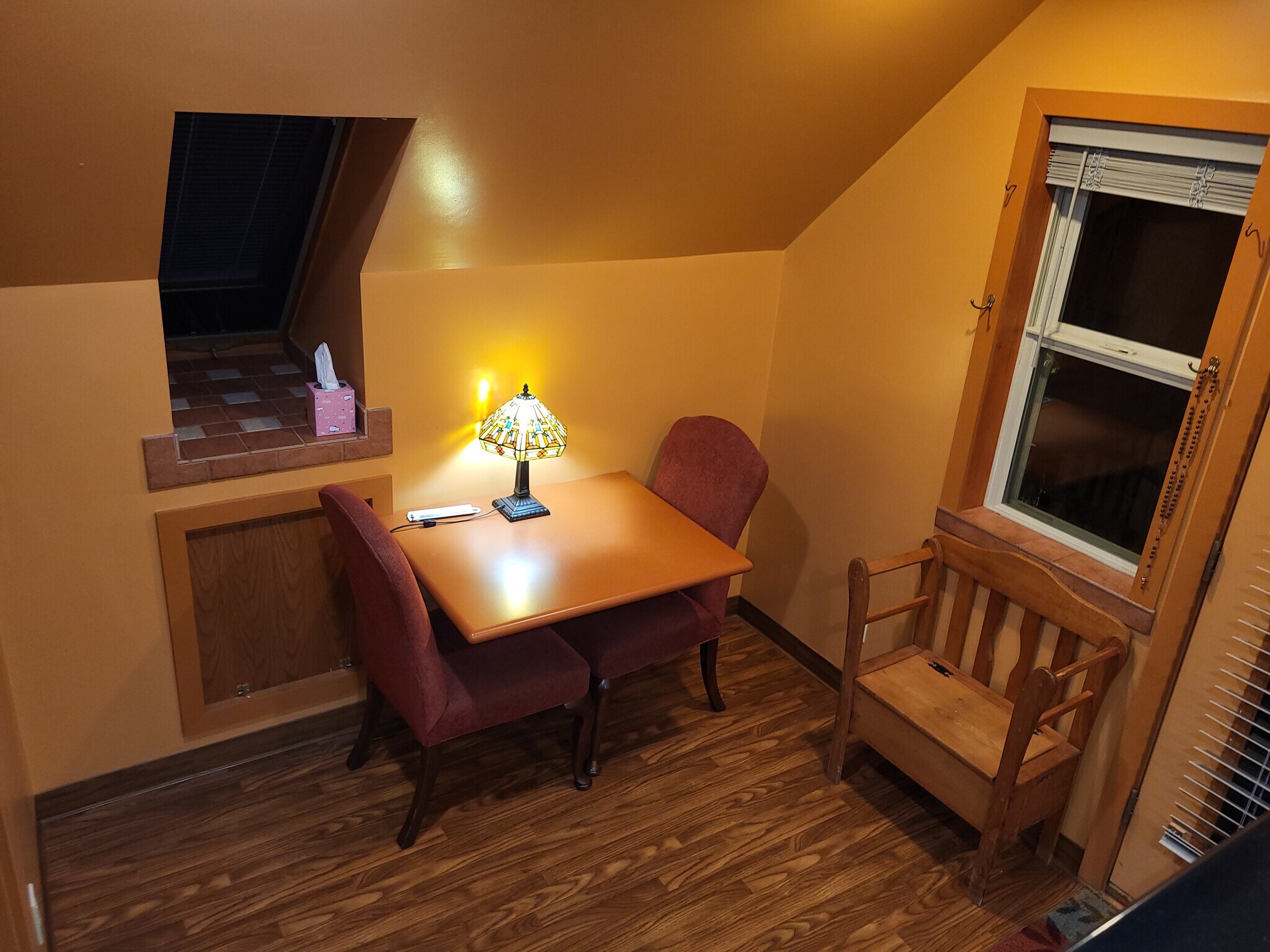 Building Photo - 555 School House Rd