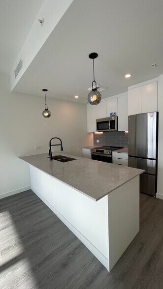 Primary Photo - 334 NW 22nd St