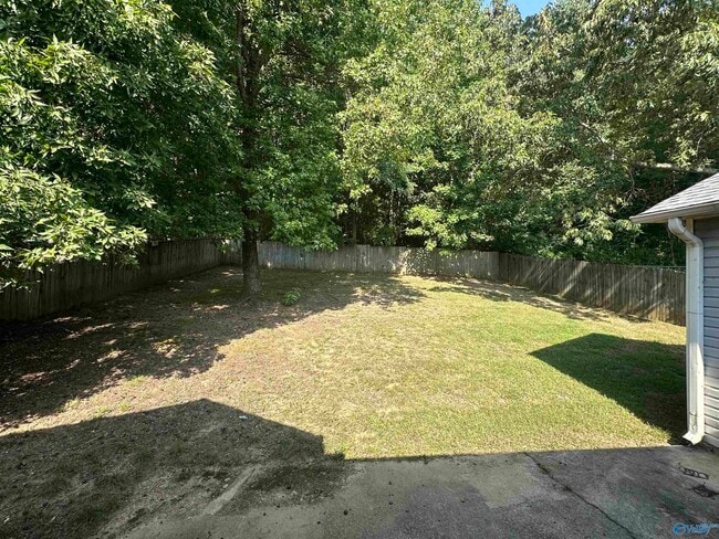 Building Photo - 196 Hollington Dr NE