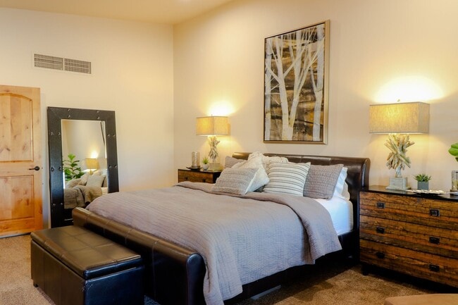 Building Photo - Contemporary Desert Beauty with Pool