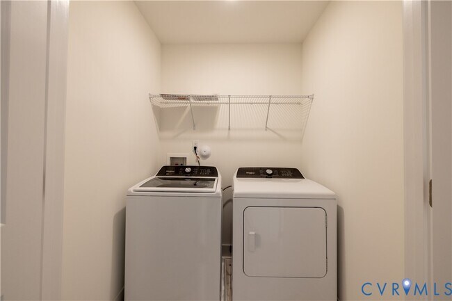 Building Photo - 15320 Oasis Sun Aly