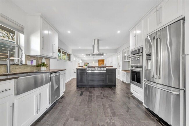 Building Photo - 9918 Coldwater Cir