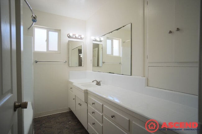 Building Photo - Darling Home in East Bakersfield!