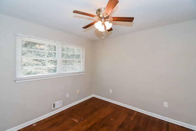 Building Photo - 14 DAY VETERAN ONLY. FIRST LOOK