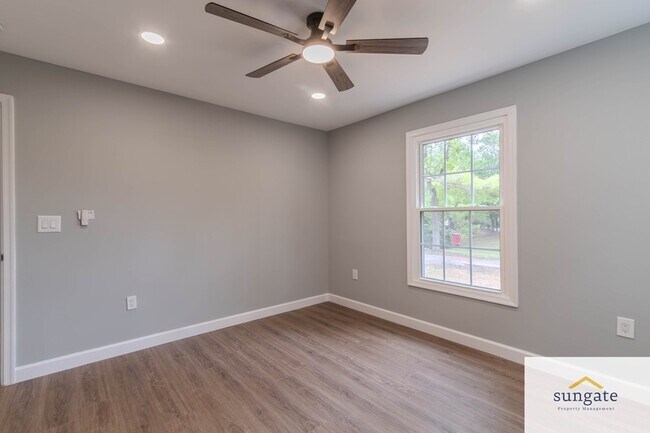 Building Photo - 11319 Harding Rd