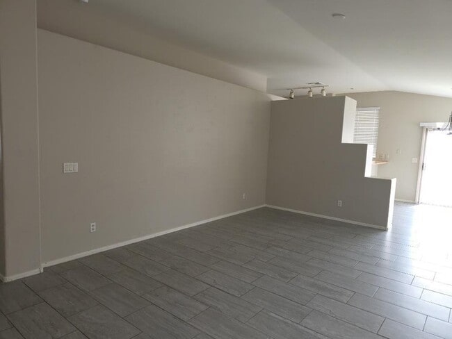 Building Photo - 9927 W Southgate Ave