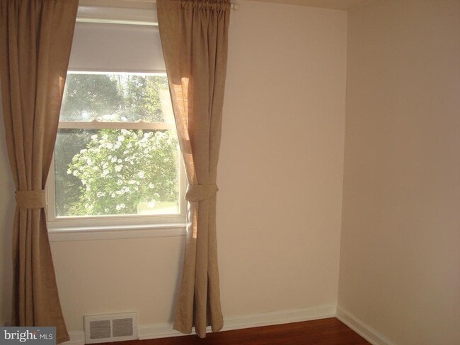 Building Photo - 1346 Faucett Dr