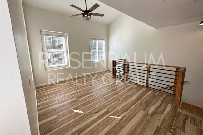 Building Photo - Stylish 3-story townhome in The Gardens Co...