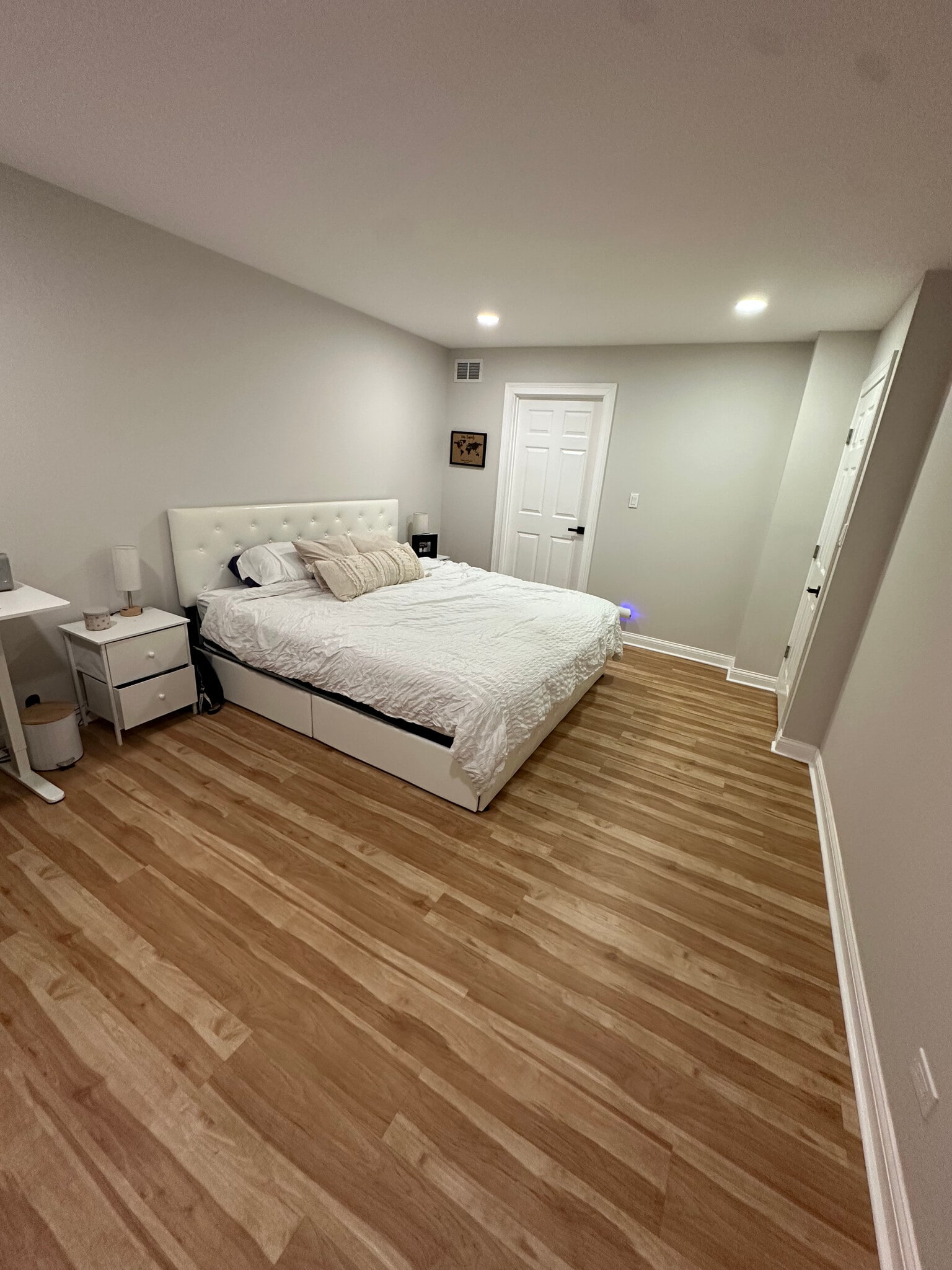 Main room - 7881 Sheffield Dr