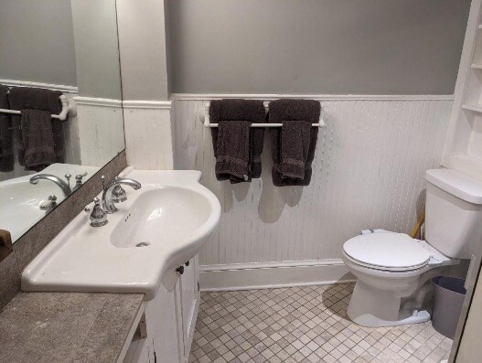 Building Photo - 219 3rd St NE