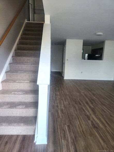 Building Photo - 49 Fairgate Dr