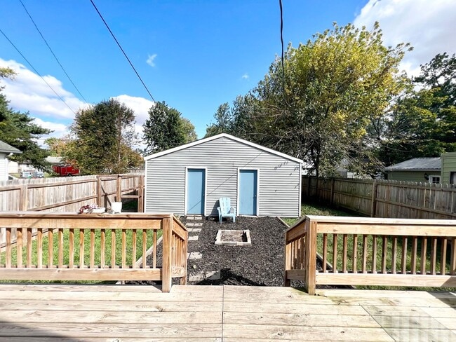 Building Photo - MOVE IN NOW & SAVE BIG! GET 1/2 OFF SEPTEM...