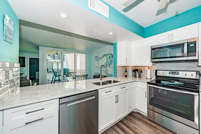 Building Photo - 5505 Del Sol Blvd