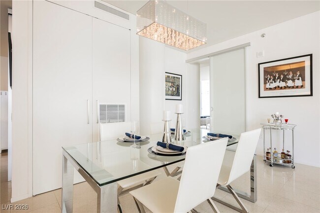 Building Photo - 3726 S Las Vegas Blvd