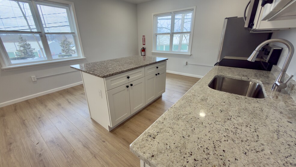 Building Photo - 403 N Walnut St