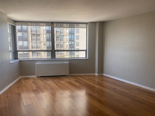 Building Photo - 5701 N Sheridan Rd