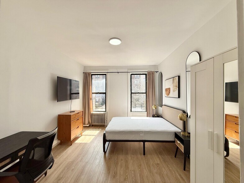 Building Photo - Nice room in a good neighborhood
