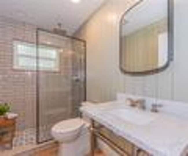 Building Photo - Private Heated Pool