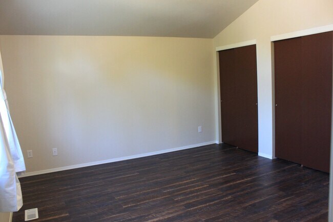 Building Photo - 2130 Crystal River Dr