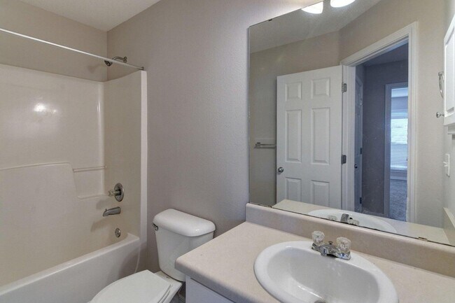 Building Photo - 2664 Shoni Dr