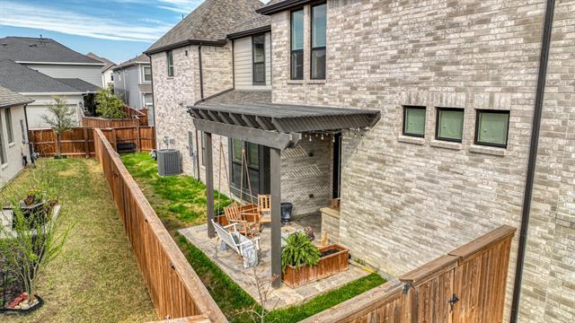 Building Photo - 2357 Longspur Dr