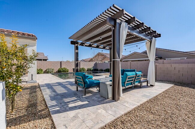 Building Photo - 9935 E Thornbush Ave