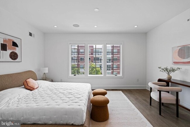 Building Photo - 742 S Broad St