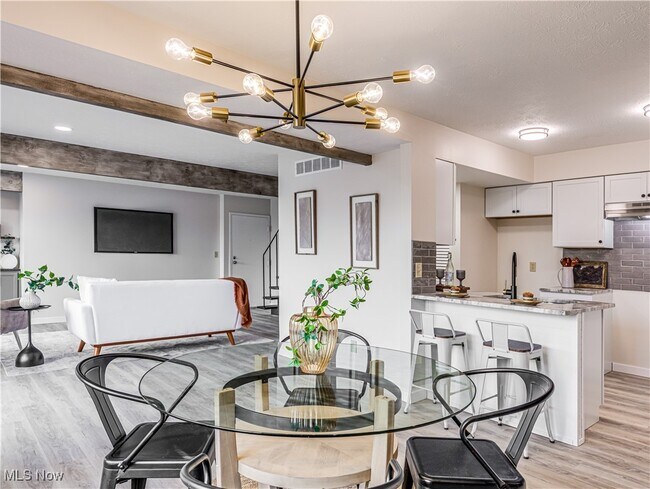 Building Photo - 2550 Chamberlain Rd