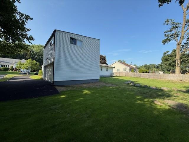 Building Photo - 19 Primrose Ave W