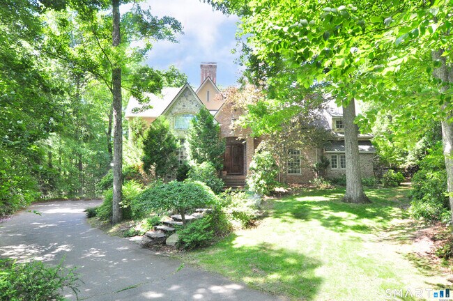 Building Photo - 22 Thronebrook Rd